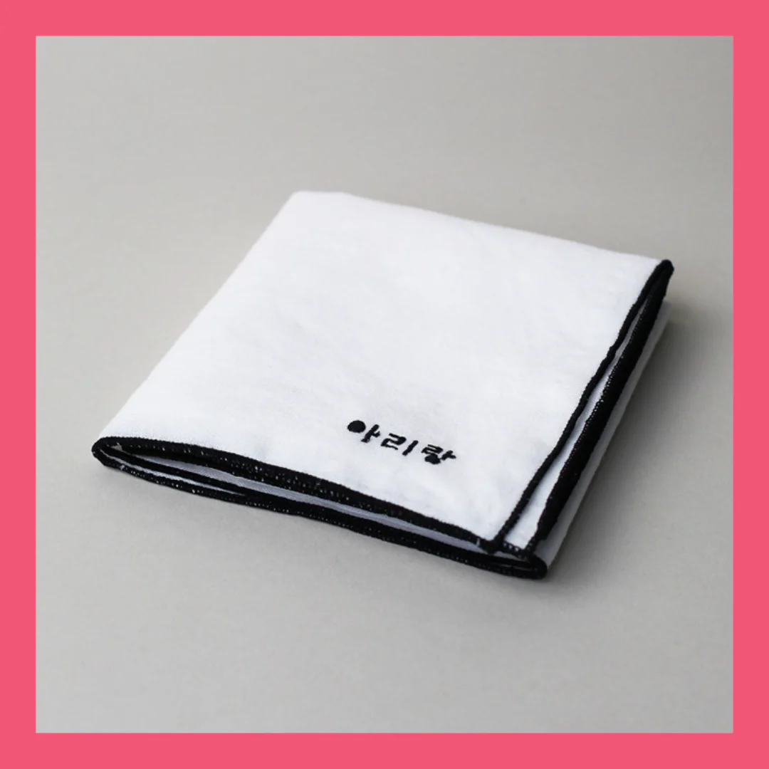 ARIRANG KOREAN LETTERING HANDKERCHIEF